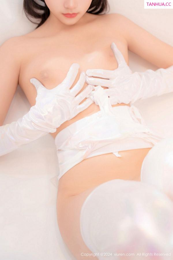   [XiuRen]高清写真图 2024.07.11 No.8840 徐若兮 性感美腿第48张图片